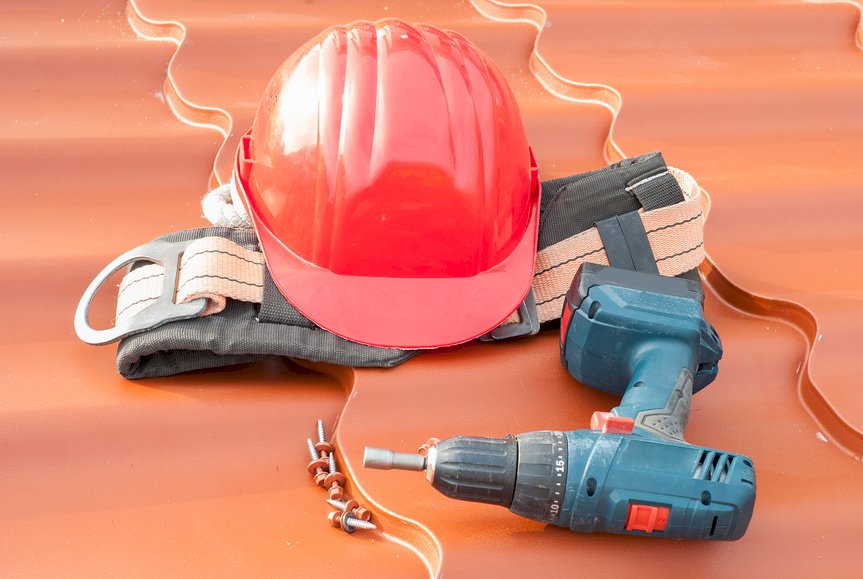 Монтаж утепленной кровли из металлочерепицы