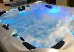 Гидромассажная ванна с подсветкой