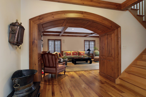 Обшивка стен и потолка древесиной — способы, особенности
